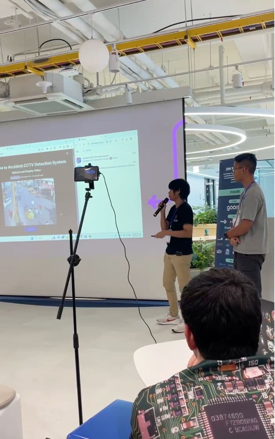 Thanyapisit presenting the Accident CCTV Detection System in Seoul